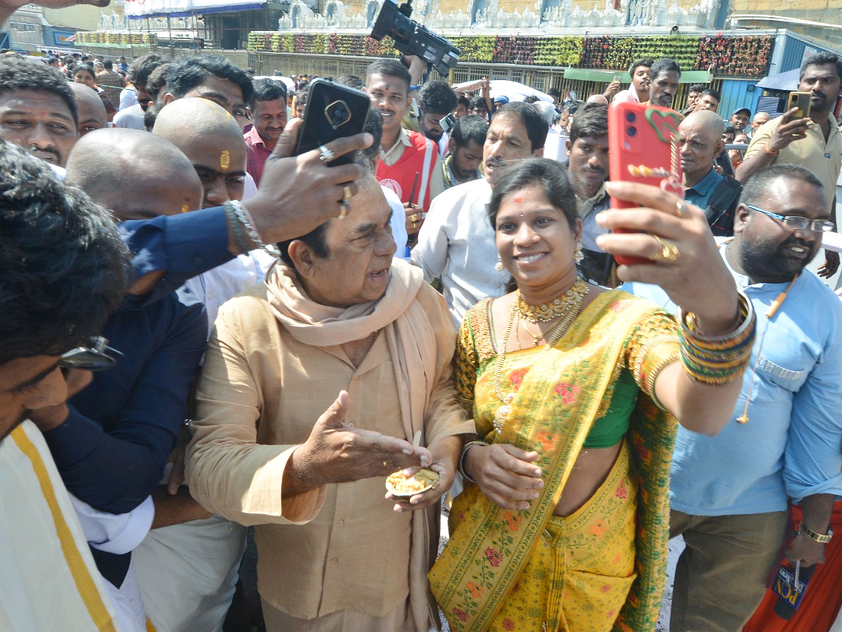 Brahmanandam,Suma And Singer Sunitha Visits Tirumala Photos - Sakshi20