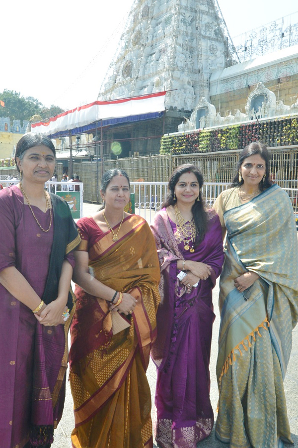 Brahmanandam,Suma And Singer Sunitha Visits Tirumala Photos - Sakshi22