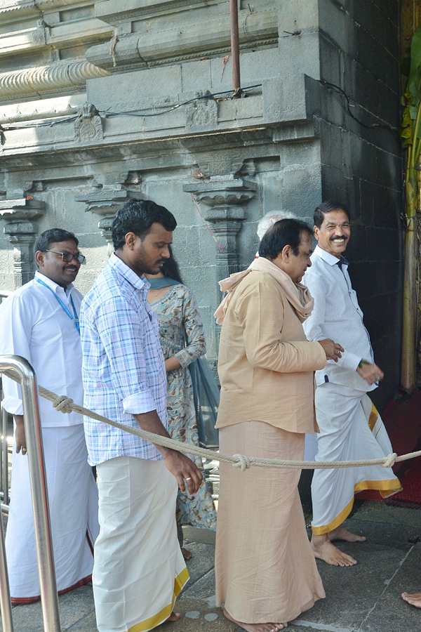 Brahmanandam,Suma And Singer Sunitha Visits Tirumala Photos - Sakshi4