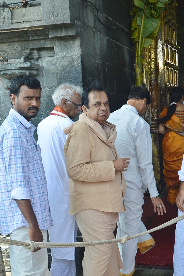 Brahmanandam,Suma And Singer Sunitha Visits Tirumala Photos - Sakshi6