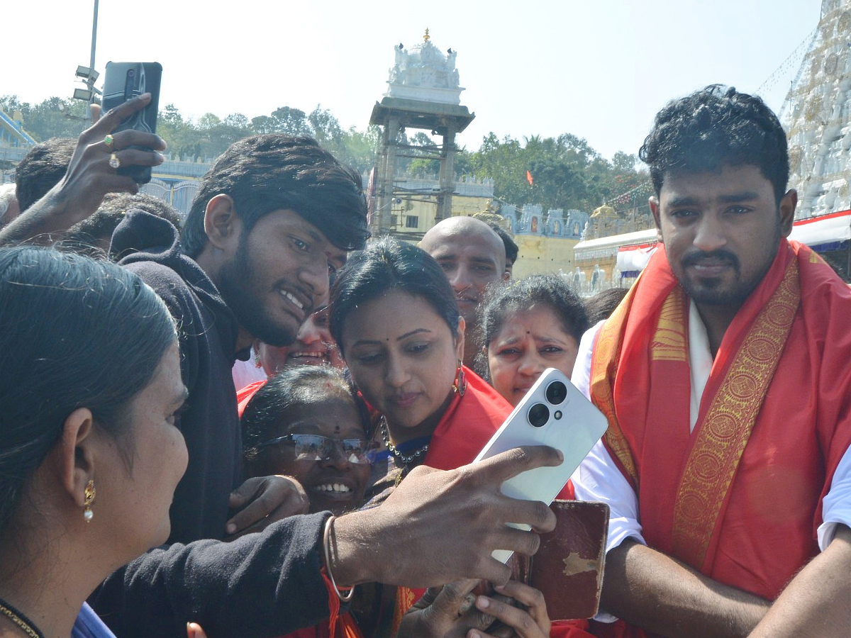 Brahmanandam,Suma And Singer Sunitha Visits Tirumala Photos - Sakshi10