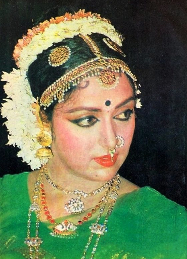 Hema Malini Mesmerized As Sita At Ayodhya - Sakshi14