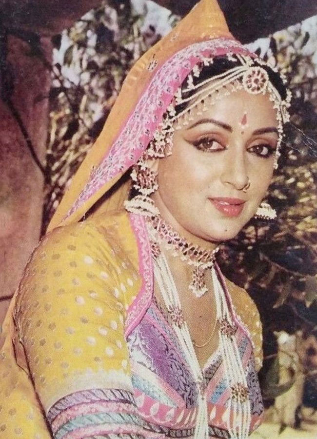 Hema Malini Mesmerized As Sita At Ayodhya - Sakshi15