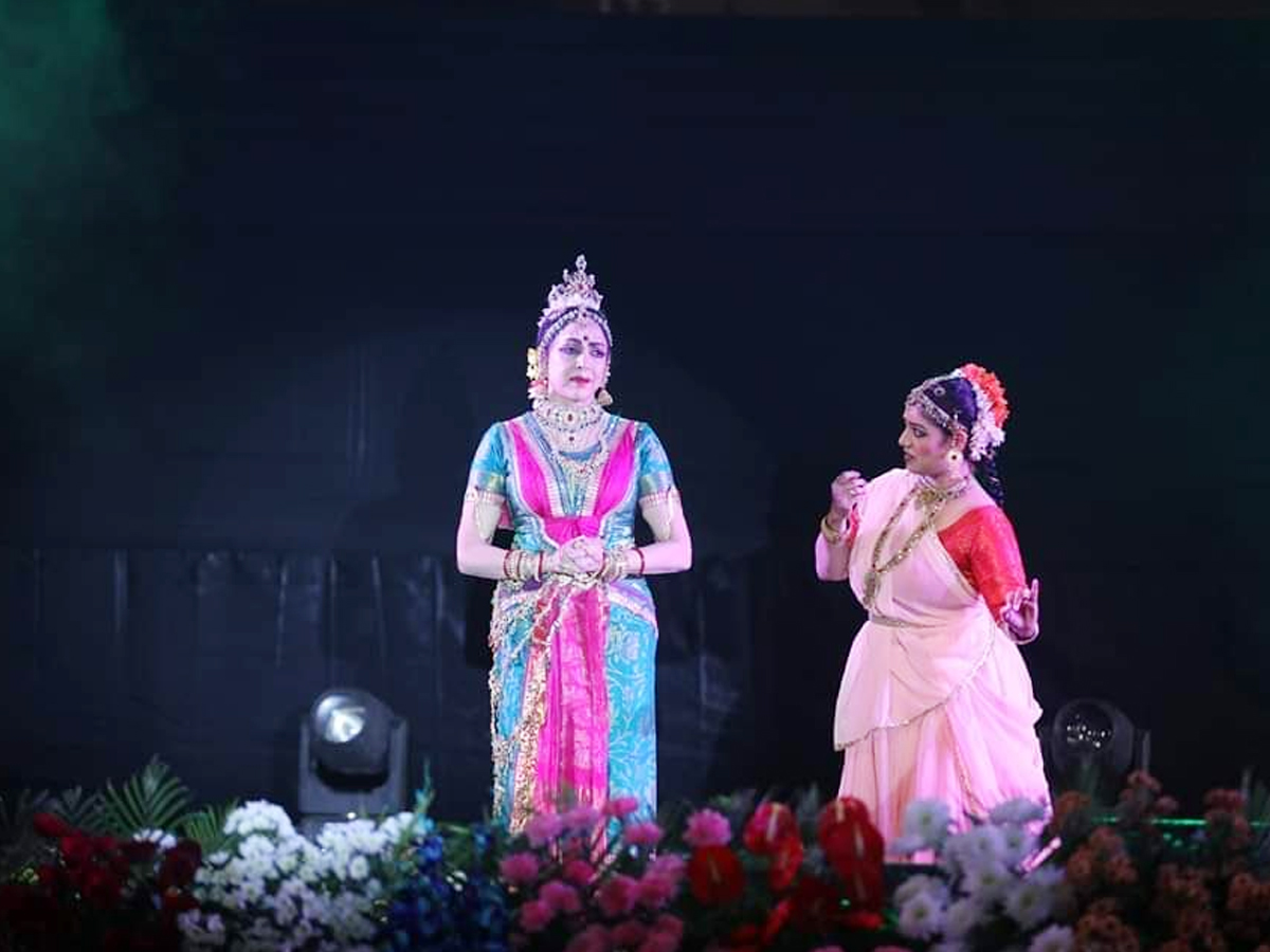 Hema Malini Mesmerized As Sita At Ayodhya - Sakshi6