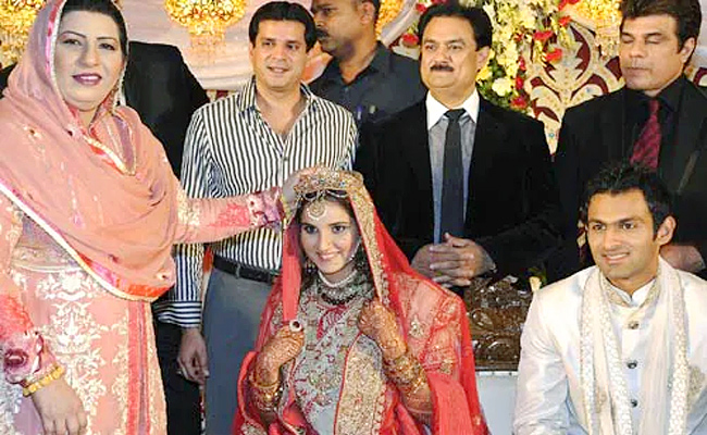 Shoaib Malik Marries Pakistani Actor sana Javed Photos - Sakshi8