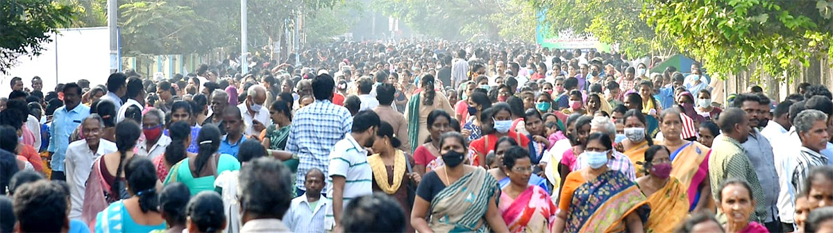 Huge Crowd Attend At YSR Pension Kanuka Program At Kakinada - Sakshi11