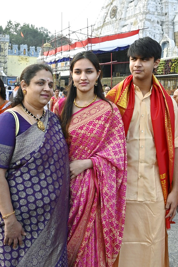 Hero Srikanth With His Family Visits Tirumala Temple Photos - Sakshi13