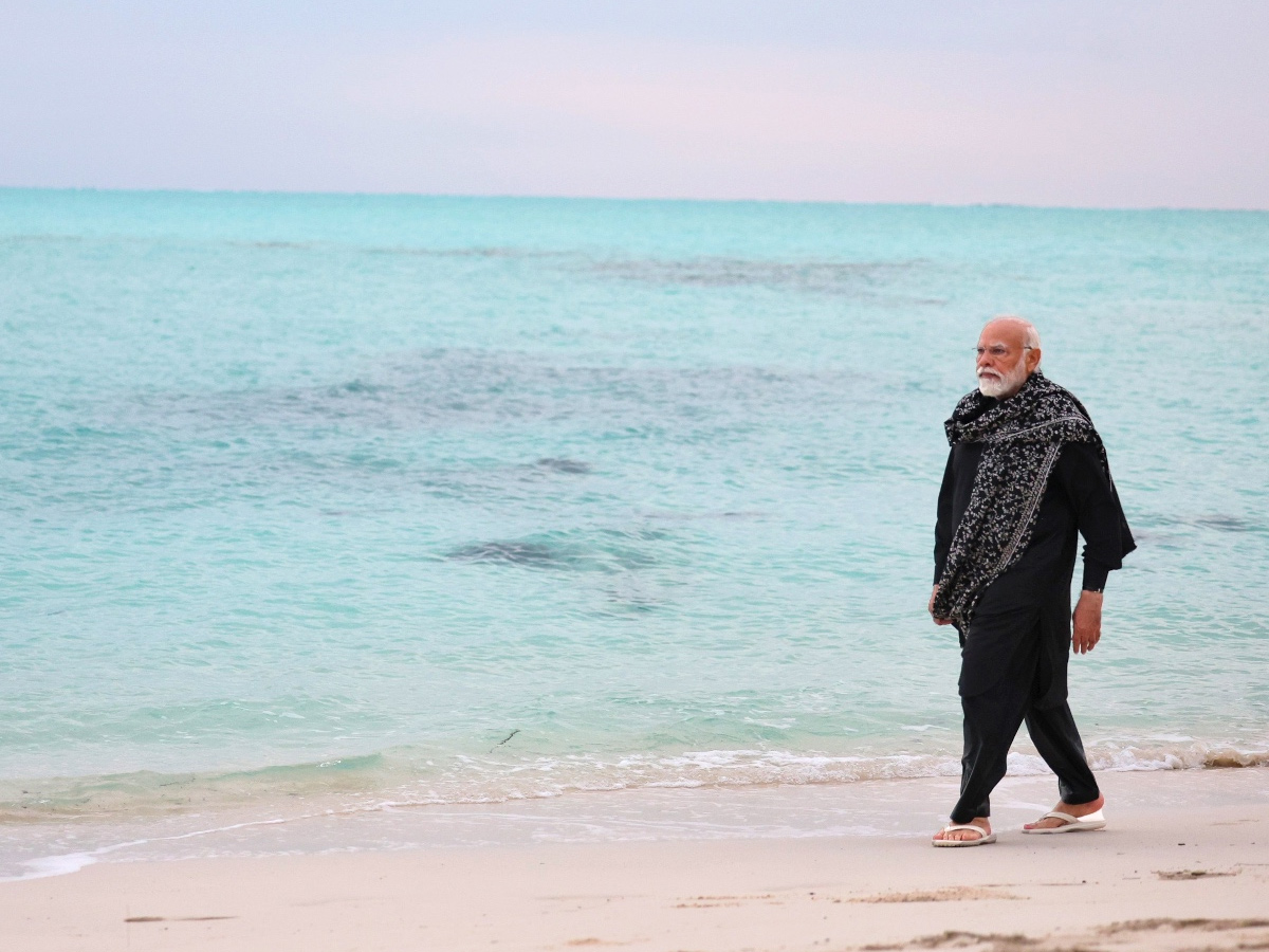 PM Narendra Modi snorkelling adventure morning walks on Lakshadweep beaches Photos - Sakshi8