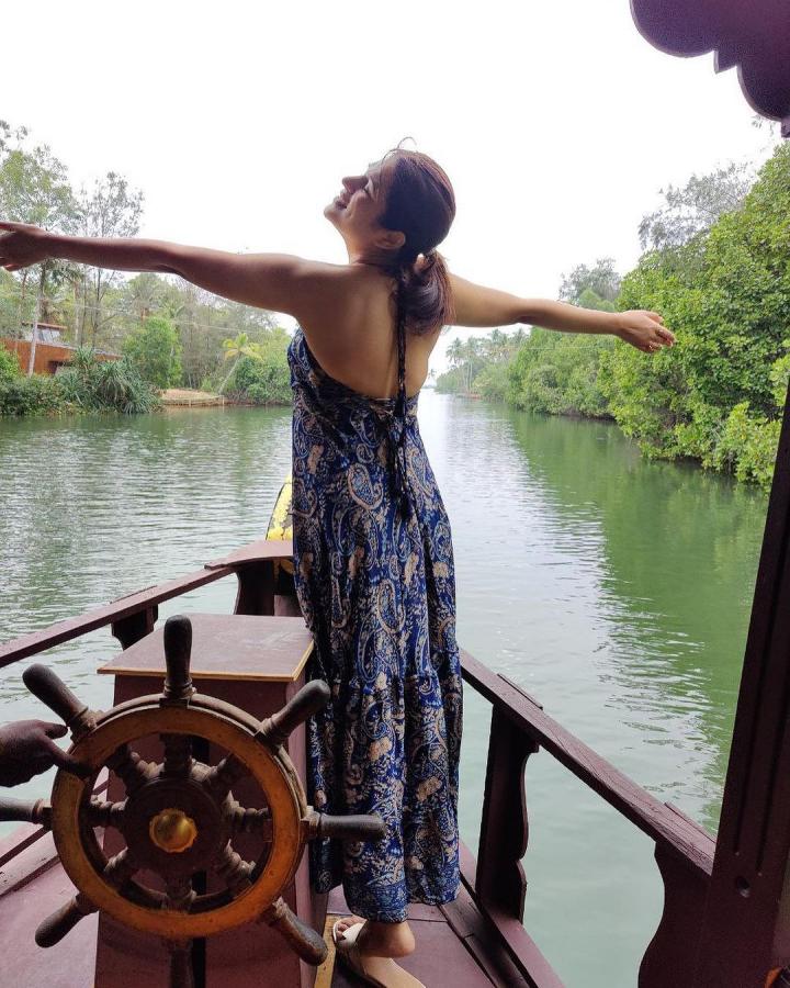 Shraddha Das Vacation Photos - Sakshi7