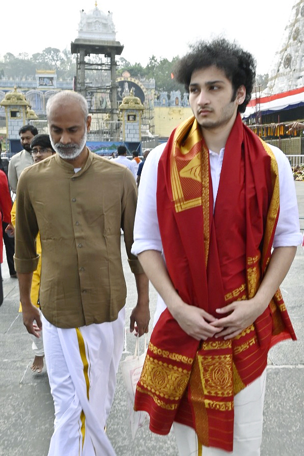 SuperStar Krishna Grand Son Jaya Krishna Visited Tirumala Temple Photos - Sakshi11