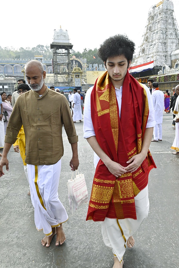 SuperStar Krishna Grand Son Jaya Krishna Visited Tirumala Temple Photos - Sakshi12