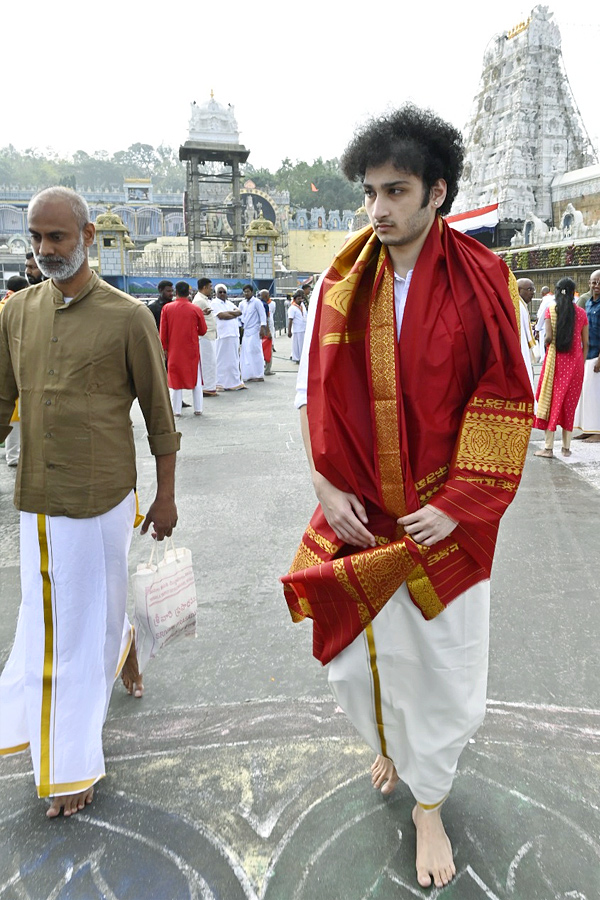 SuperStar Krishna Grand Son Jaya Krishna Visited Tirumala Temple Photos - Sakshi14