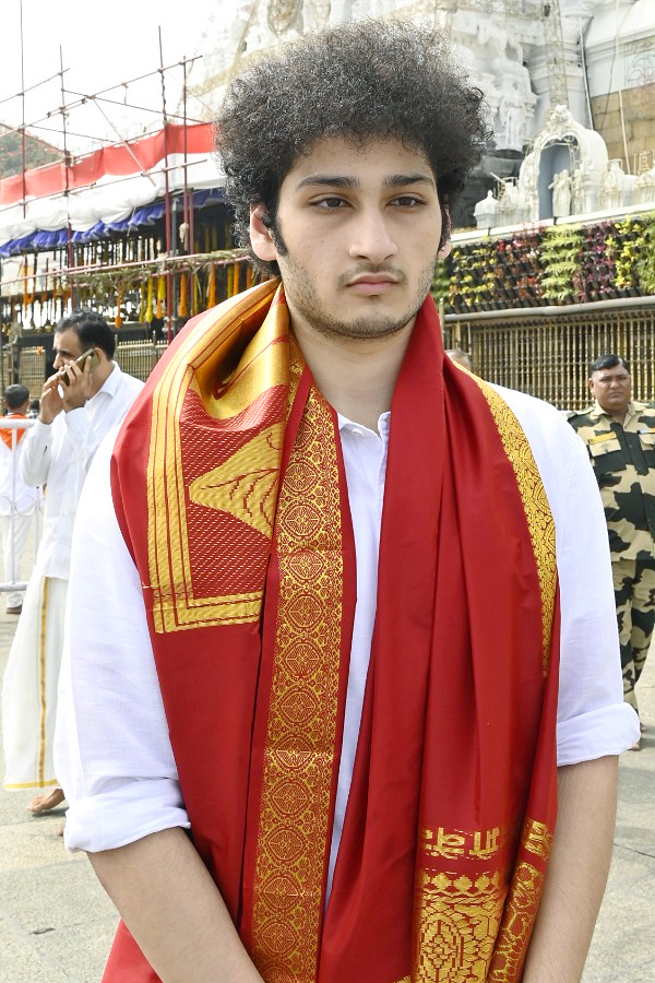 SuperStar Krishna Grand Son Jaya Krishna Visited Tirumala Temple Photos - Sakshi5