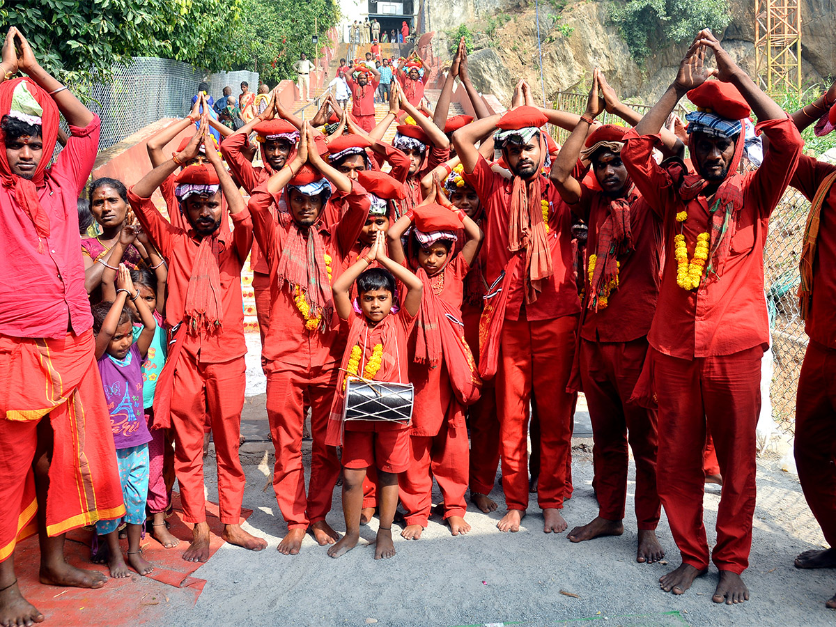 Devotees to end Bhavani Deeksha today at Indrakeeladri in Vijayawada - Sakshi26