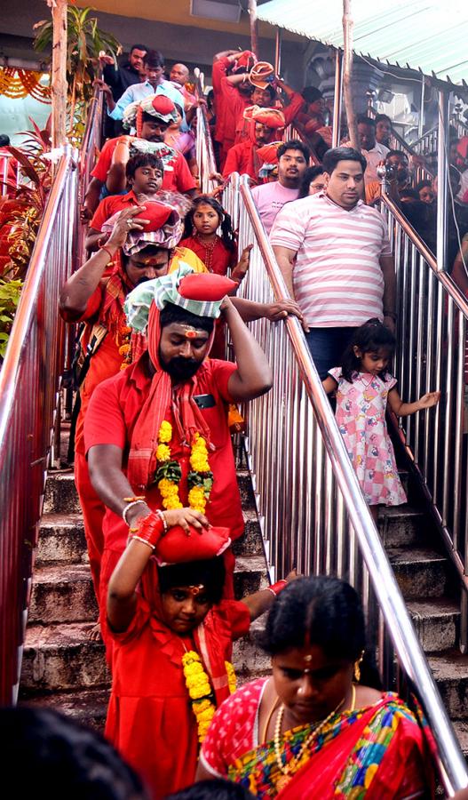 Devotees to end Bhavani Deeksha today at Indrakeeladri in Vijayawada - Sakshi39