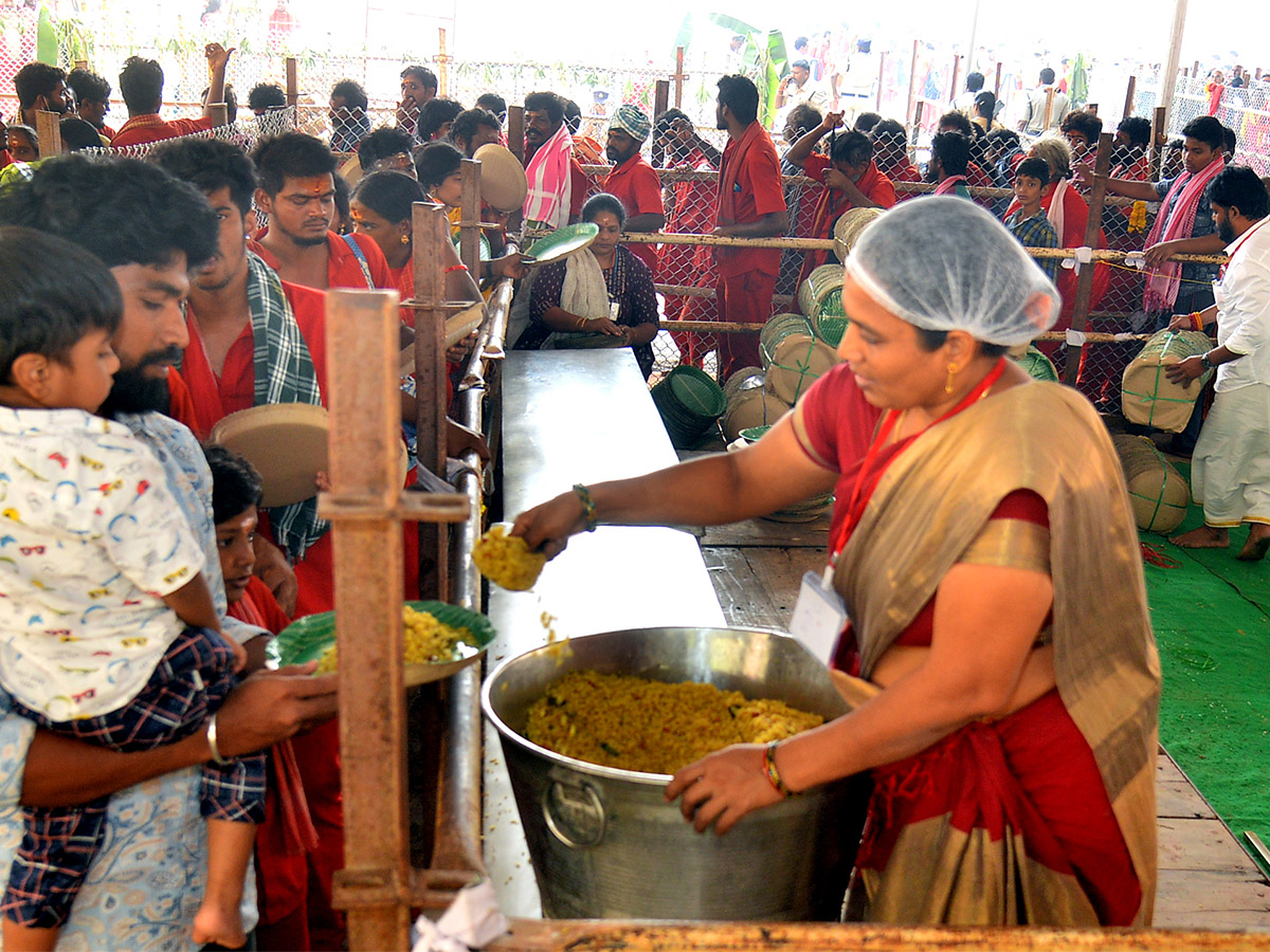 Devotees to end Bhavani Deeksha today at Indrakeeladri in Vijayawada - Sakshi41