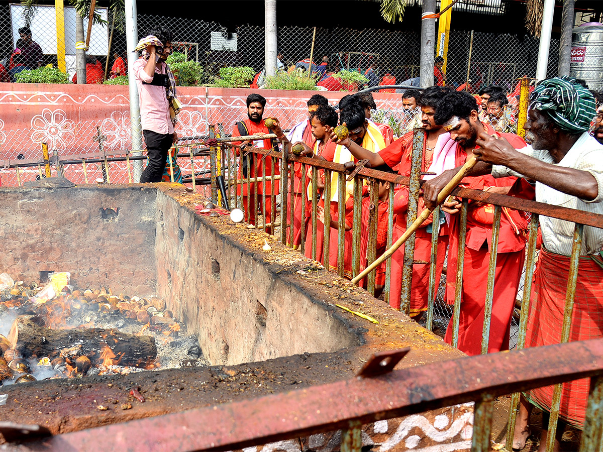 Devotees to end Bhavani Deeksha today at Indrakeeladri in Vijayawada - Sakshi47