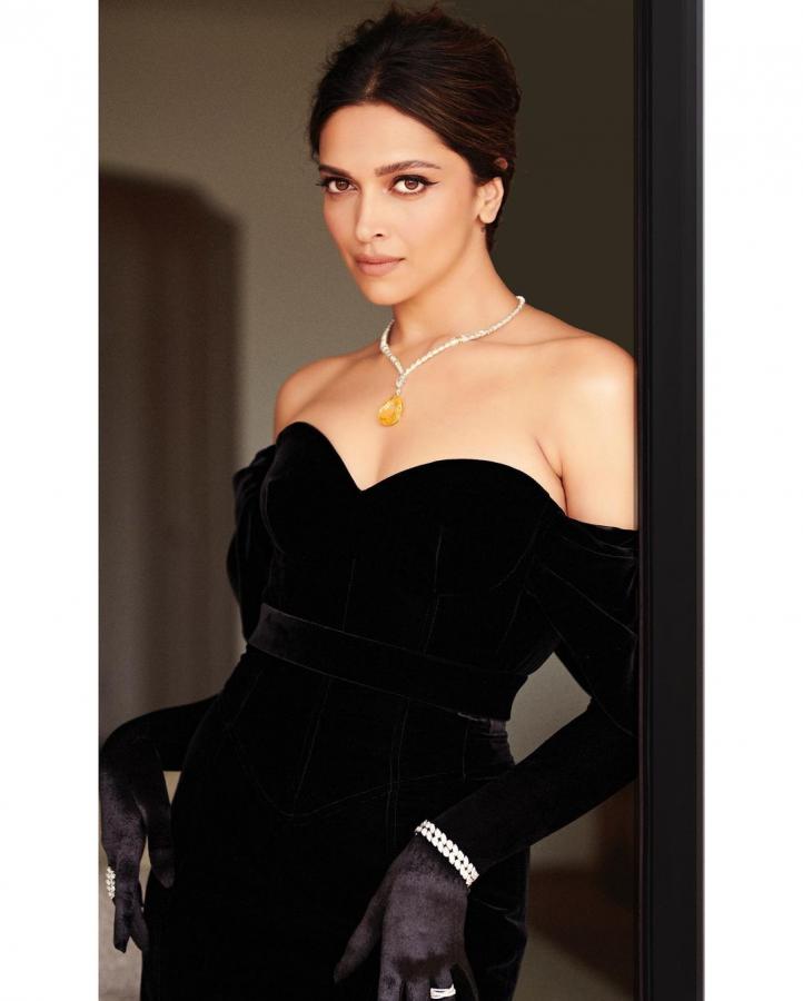  Stunning Lady Deepika Padukone Photos - Sakshi11