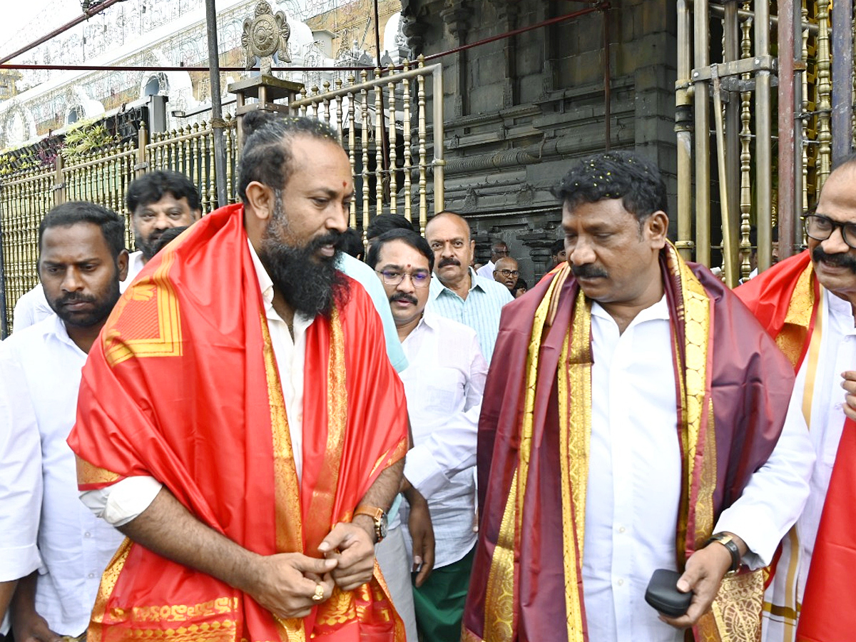 Salaar Movie Villain Ramachandra Raju Visits Tirumala Photos  - Sakshi5