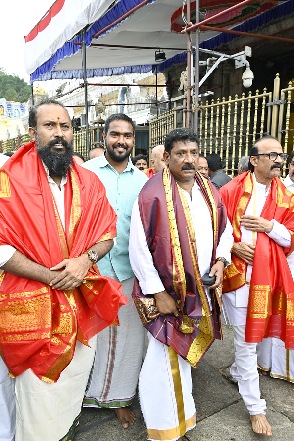 Salaar Movie Villain Ramachandra Raju Visits Tirumala Photos  - Sakshi7