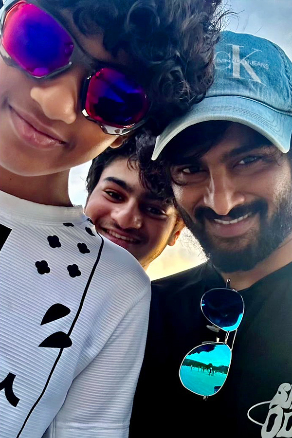 Tollywood Hero Sudheer Babu Enjoying with His family vacation Photos - Sakshi5