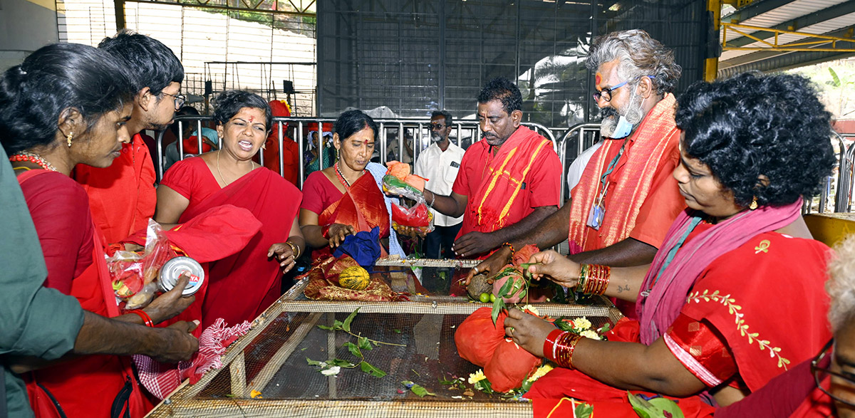 Bhavani Deeksha Viramana in Vijayawada Durga Temple Photos - Sakshi26