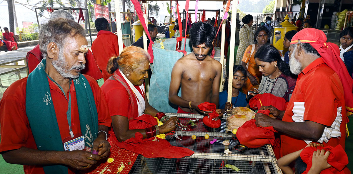 Bhavani Deeksha Viramana in Vijayawada Durga Temple Photos - Sakshi27