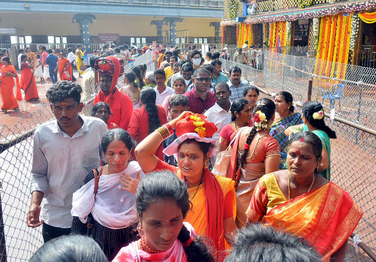 Bhavani Deeksha Viramana in Vijayawada Durga Temple Photos - Sakshi30