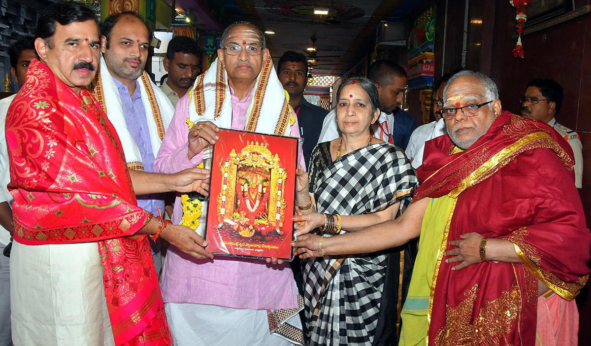 Bhavani Deeksha Viramana in Vijayawada Durga Temple Photos - Sakshi35