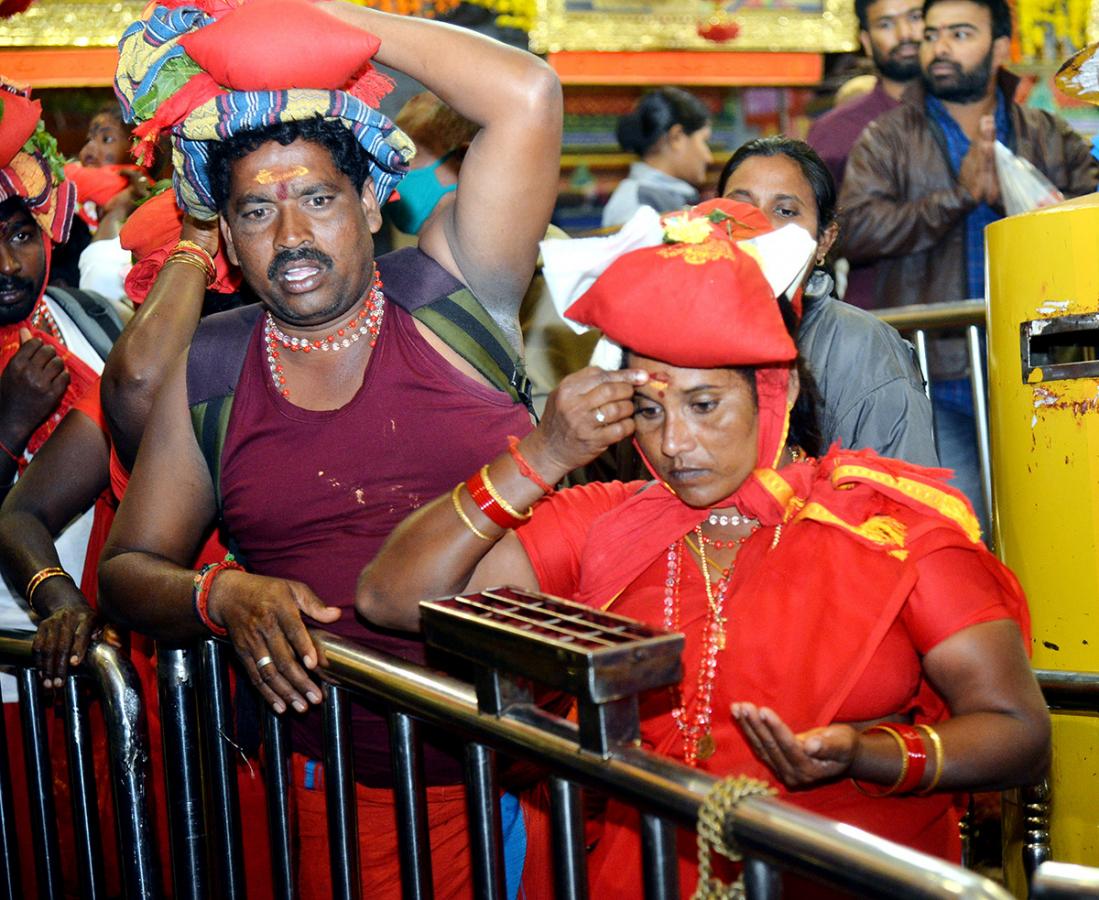 Bhavani Deeksha Viramana in Vijayawada Durga Temple Photos - Sakshi9