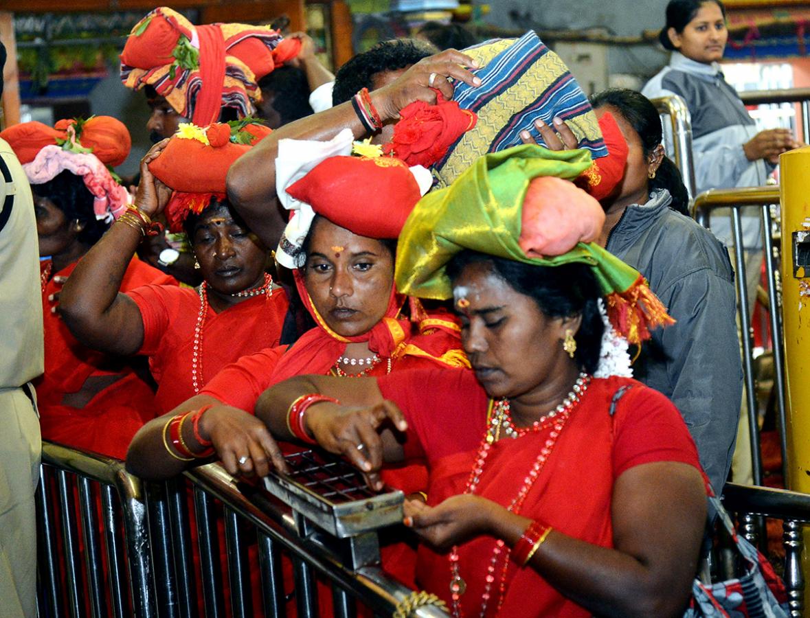 Bhavani Deeksha Viramana in Vijayawada Durga Temple Photos - Sakshi10