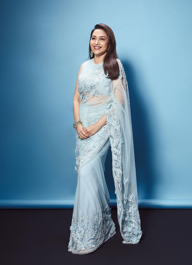 Madhuri Dixits Love For Glittery Outfit - Sakshi8