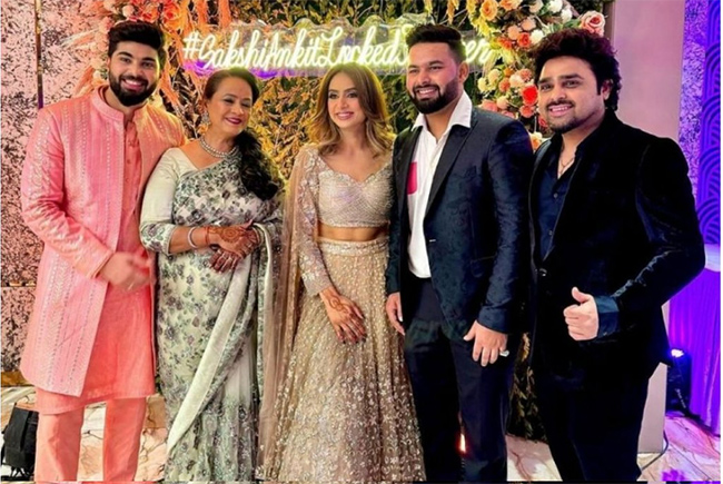 Rishabh Pant sister Sakshi Pant engagement photos - Sakshi11
