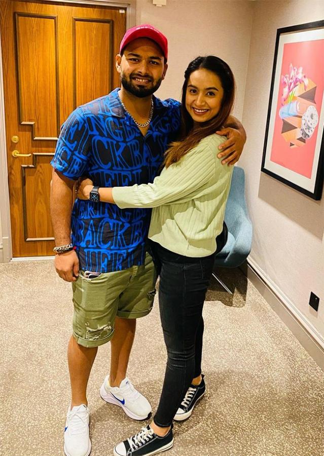 Rishabh Pant sister Sakshi Pant engagement photos - Sakshi17