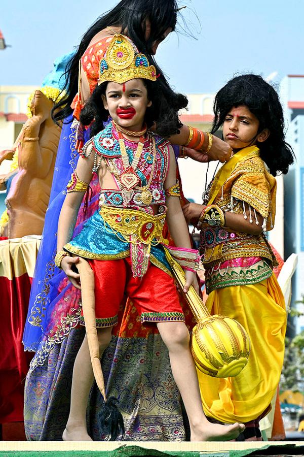 carnival during an ongoing Gujarati festival in Hyderabad - Sakshi13