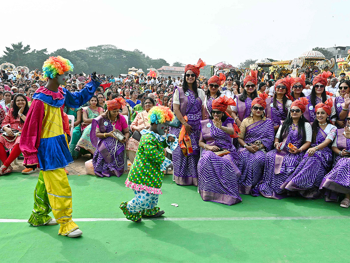 carnival during an ongoing Gujarati festival in Hyderabad - Sakshi32