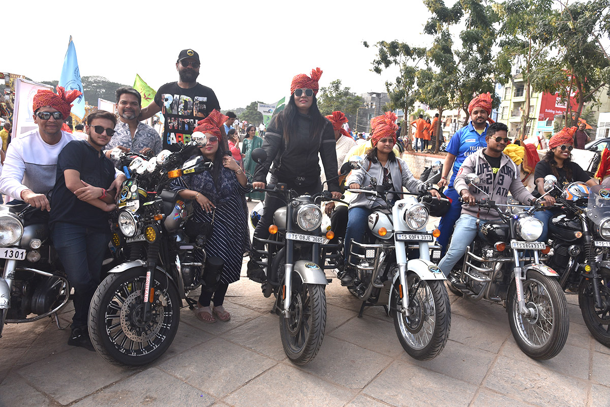 carnival during an ongoing Gujarati festival in Hyderabad - Sakshi6