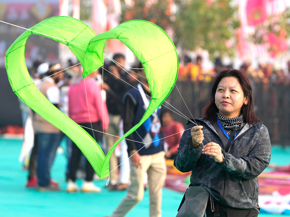 kite during the International Kite festival in Ahmedabad photos - Sakshi14