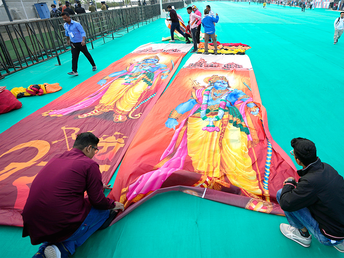 kite during the International Kite festival in Ahmedabad photos - Sakshi2