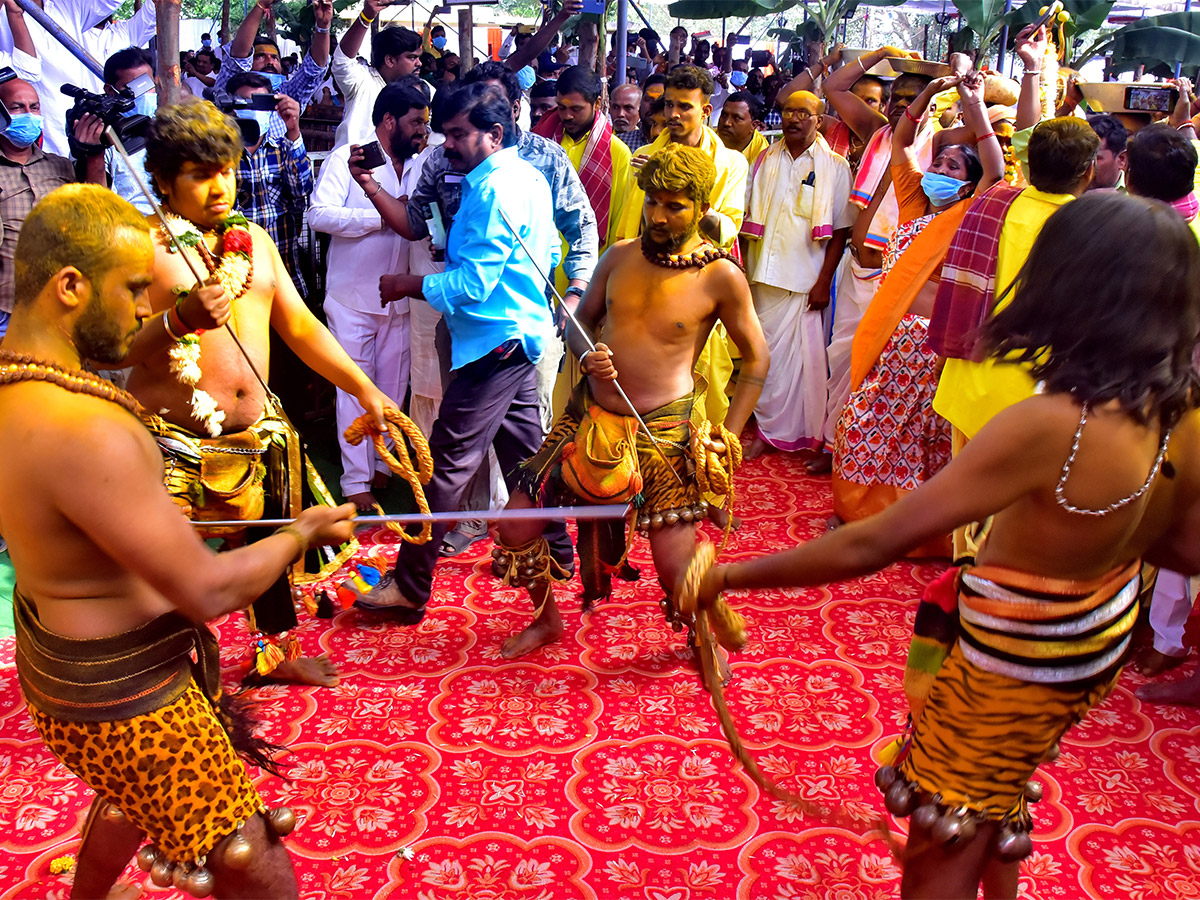 komuravelli mallanna kalyanam 2024 Photos - Sakshi8