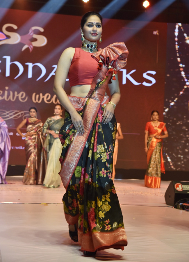 Models Ramp Walk At Vysya Lime Light Awards - Sakshi13