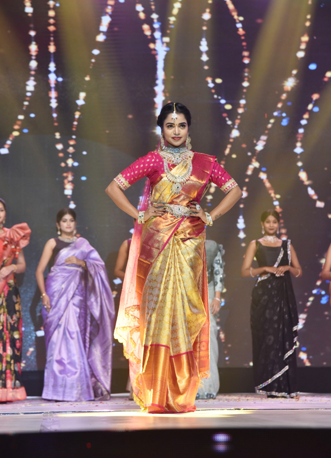 Models Ramp Walk At Vysya Lime Light Awards - Sakshi18