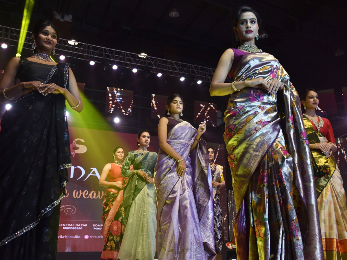 Models Ramp Walk At Vysya Lime Light Awards - Sakshi5