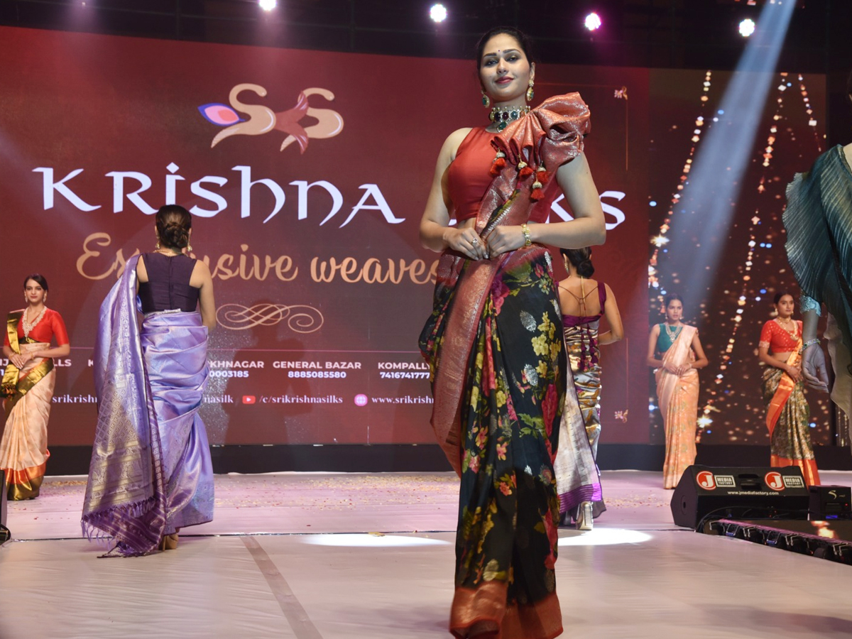 Models Ramp Walk At Vysya Lime Light Awards - Sakshi7