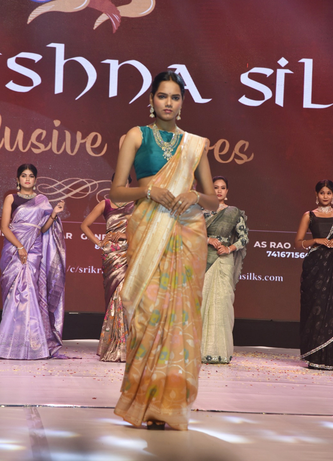 Models Ramp Walk At Vysya Lime Light Awards - Sakshi10