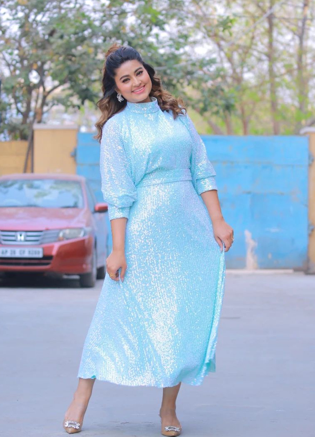 Sliver Screen Beauty Sneha Stylish Photos - Sakshi9