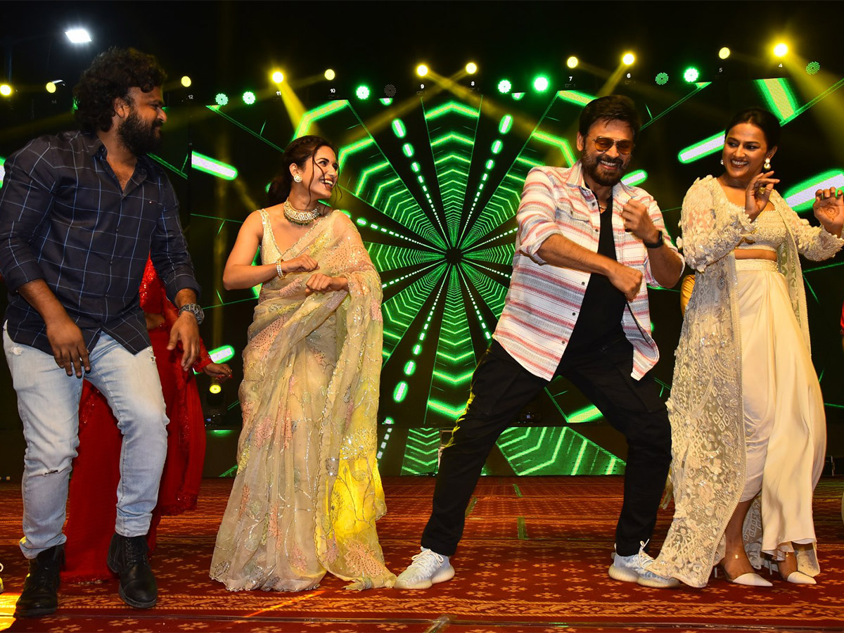 Venkatesh Daggubati SAINDHAV Pre-Release Event Photos - Sakshi1