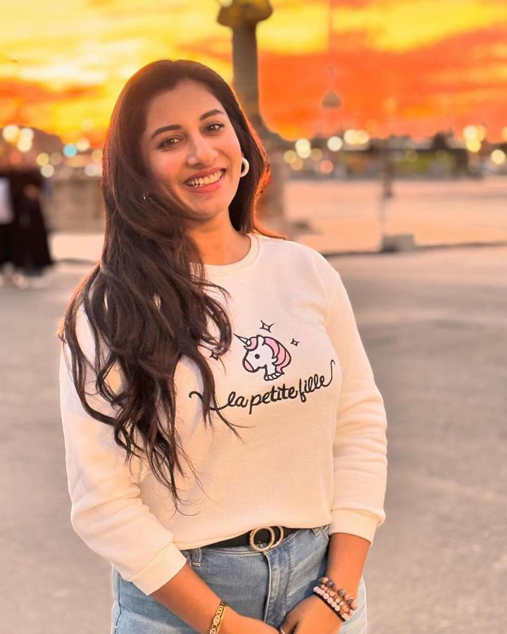 Vishnupriya Bhimeneni Enjoying Vacation In Paris Photos - Sakshi17