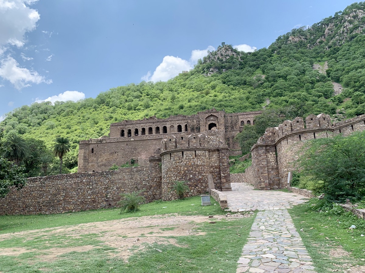 Bhangarh Fort: The Female Ghost - Sakshi1