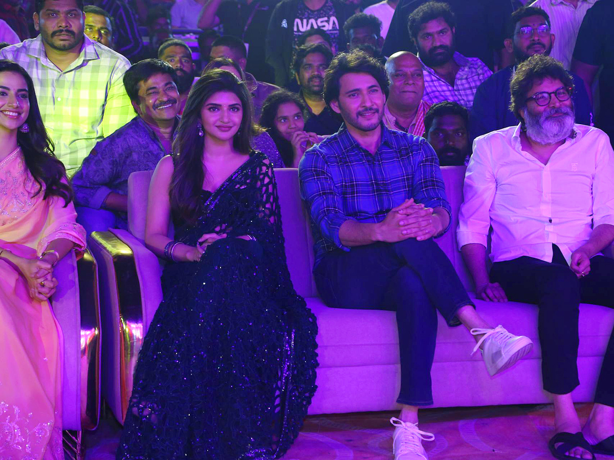 Guntur Kaaram Pre Release Event Photos - Sakshi15